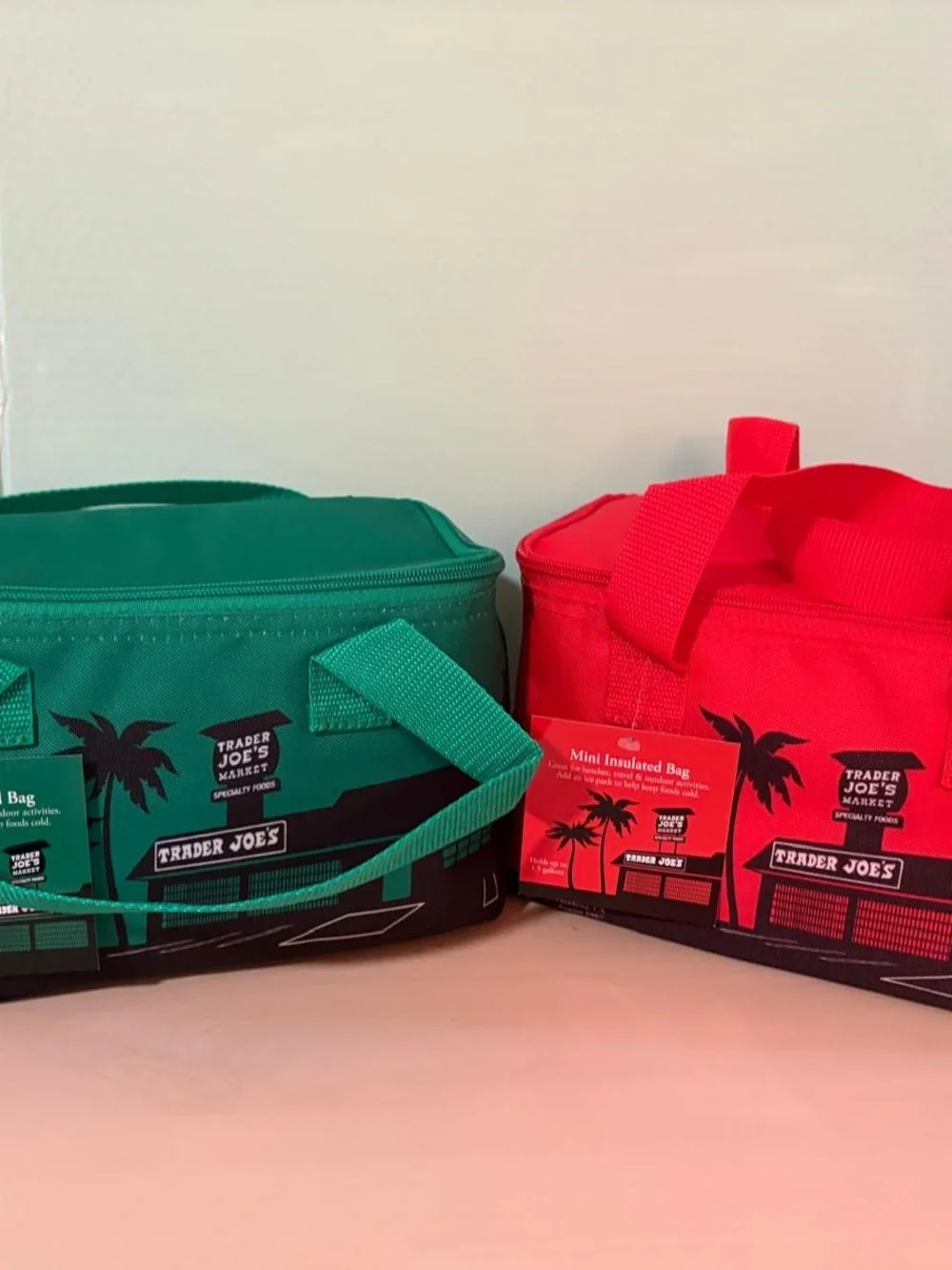 Trader Joe’s Pasadena Mini Insulated Bags Red & Green Set of 2 NEW Tags
